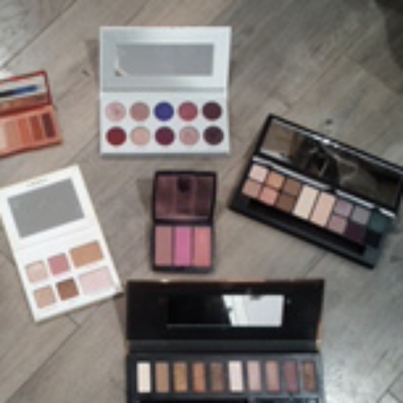 Makeup - Picture 2 of 4